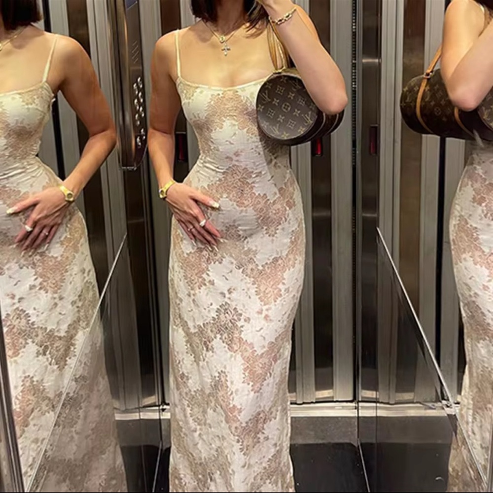 Elegant Lace Evening Dress